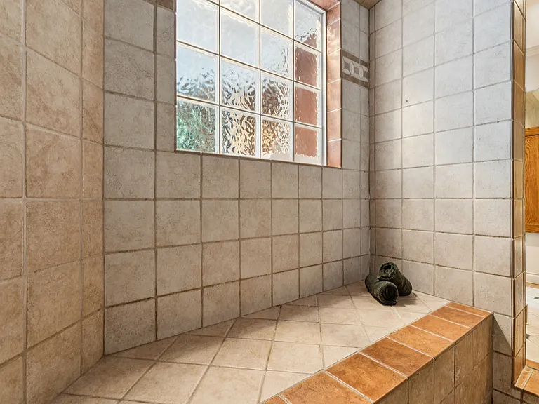 28997 Palisades Dr — Photo 15