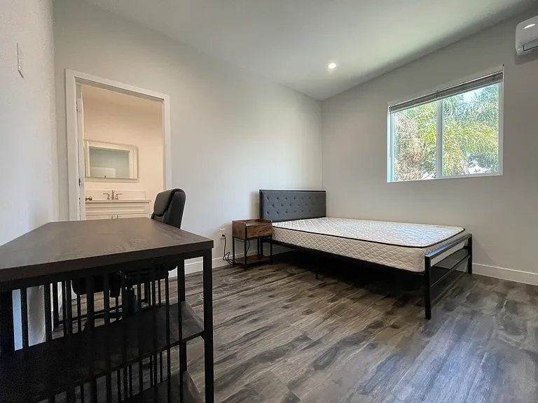 1640 1/2 N Soto St #1640 — Photo 9