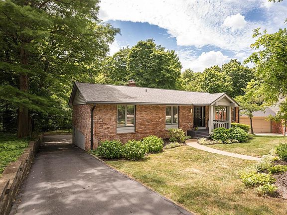 2nd image of 387 Madewood Ln