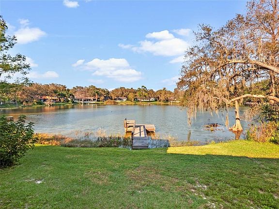 4th image of 209 Wood Lake Dr