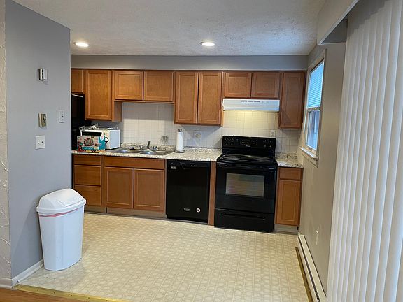 3rd image of 4298 1/2 Candlelight Ln