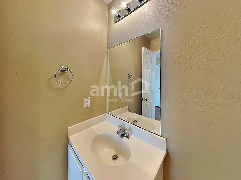 8002 Ginger Park Dr — Photo 21
