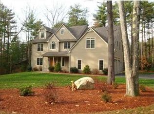 29 Hawthorn Rd, Amherst, MA 01002