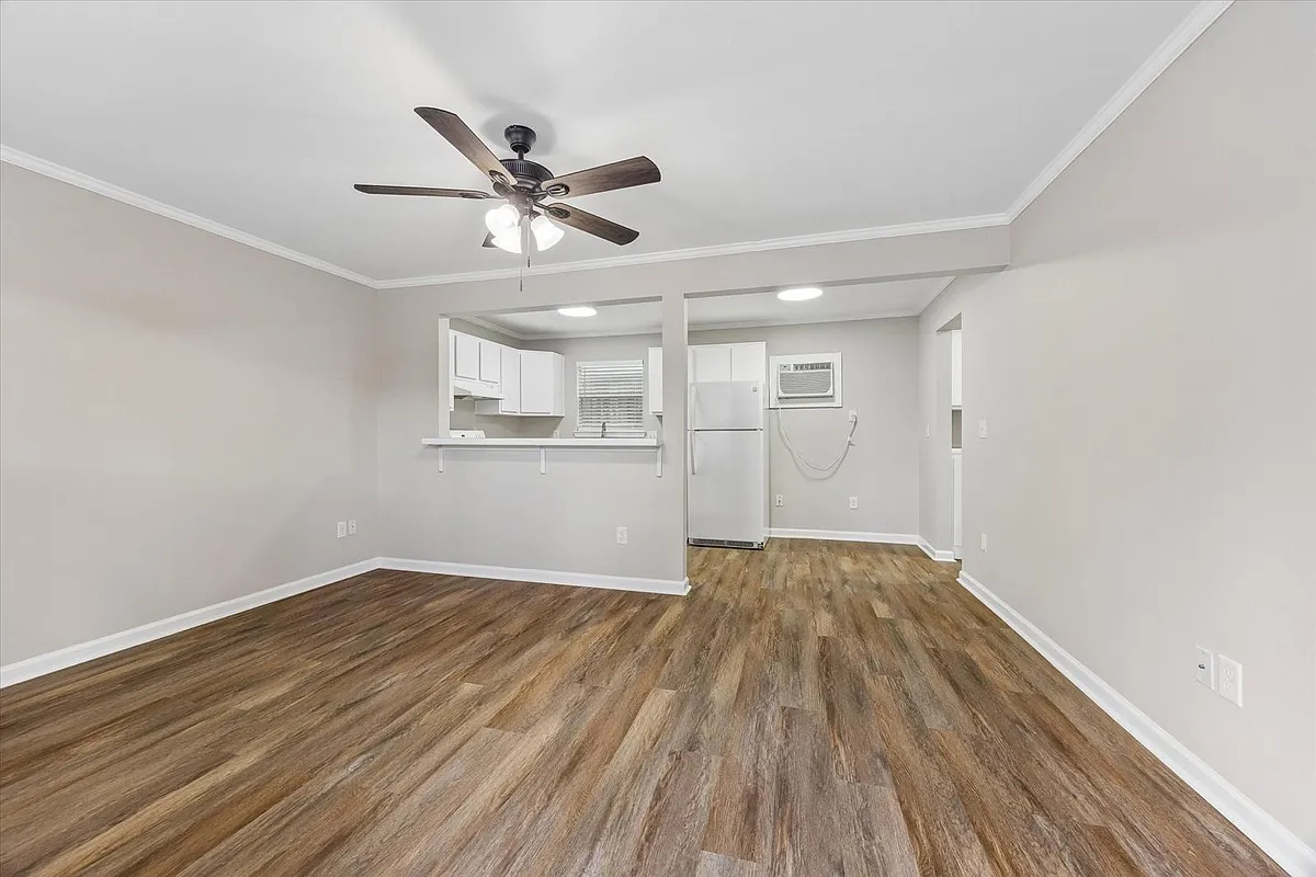 Building Photo - 1223 W 25th St #3
