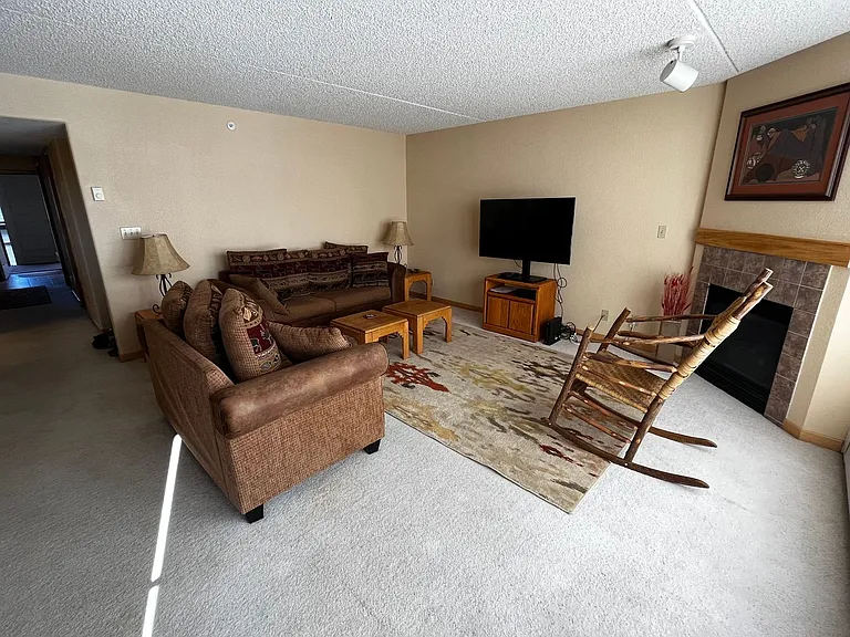980 Lakepoint Dr #203 — Photo 4