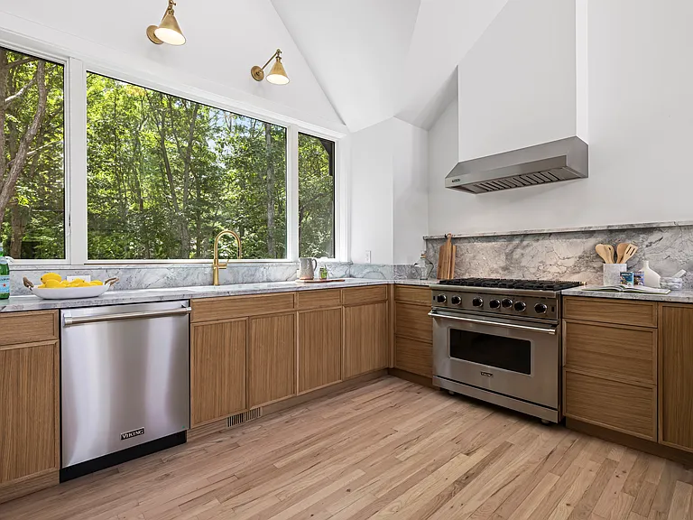 167 Underwood Dr — Photo 5