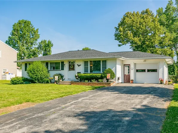288 Shorecliff Dr, Rochester, NY 14612