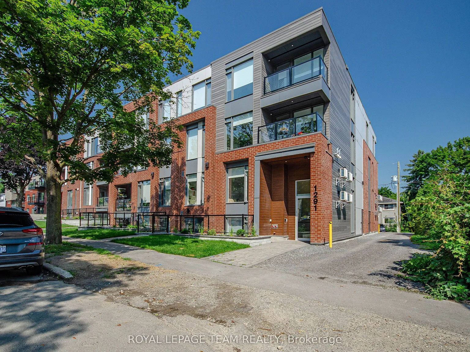 2 bed, $2,400 — Photo 3
