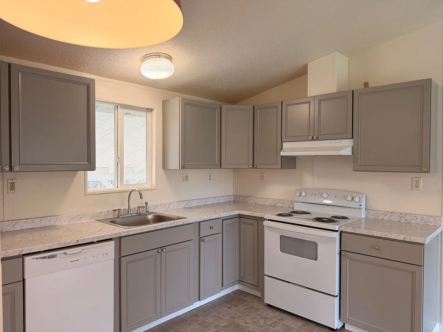 ~Great Updated 3 Bedroom Home in Green~ — Photo 1