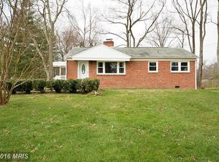 8816 Cooper Rd, Alexandria, VA 22309