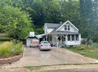 215 W Spring St, Mc Gregor, IA 52157