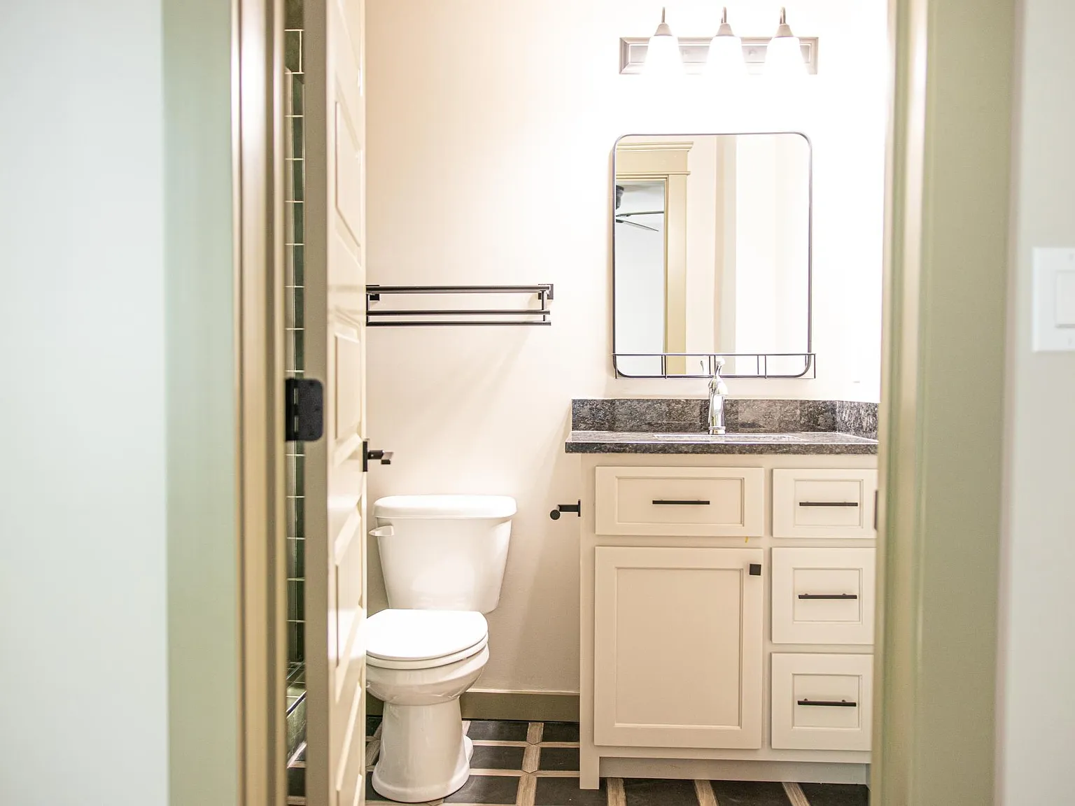 1 bed, $1,100 — Photo 2