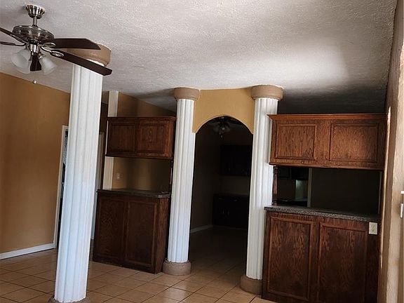 3rd image of 504 N Beto Garcia Dr