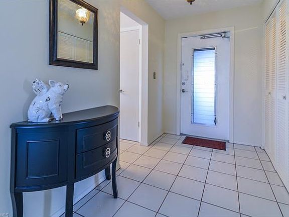 4th image of 1915 W Lakeview Blvd APT 5