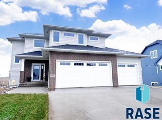 6805 E 37th St, Sioux Falls, SD 57110