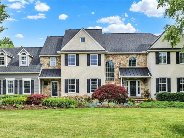 31 Barrington Ln, Chester Springs, PA 19425