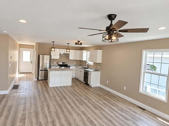 3rd image of 47 Riverview Rd