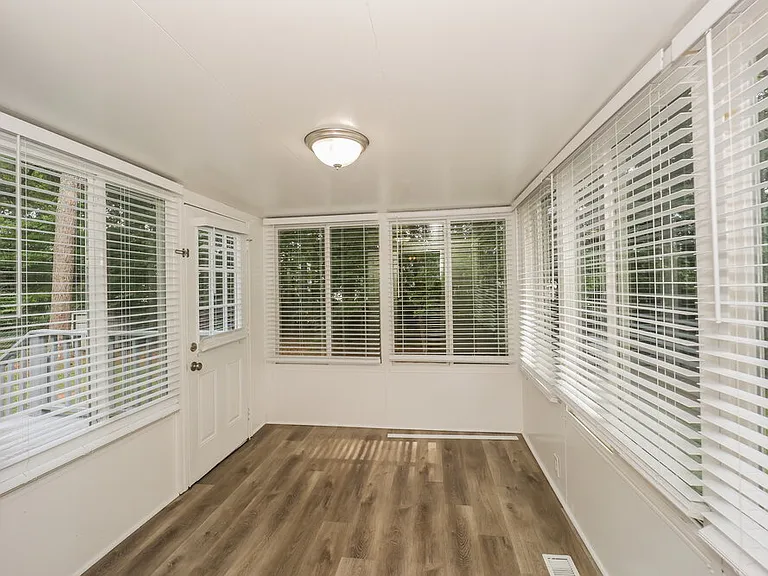 1604 Carriage Hills Dr — Photo 9