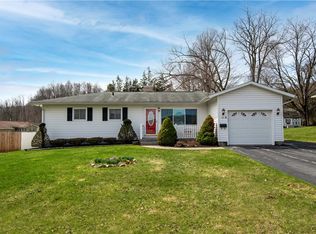 60 Hollywood Dr, Whitesboro, NY 13492