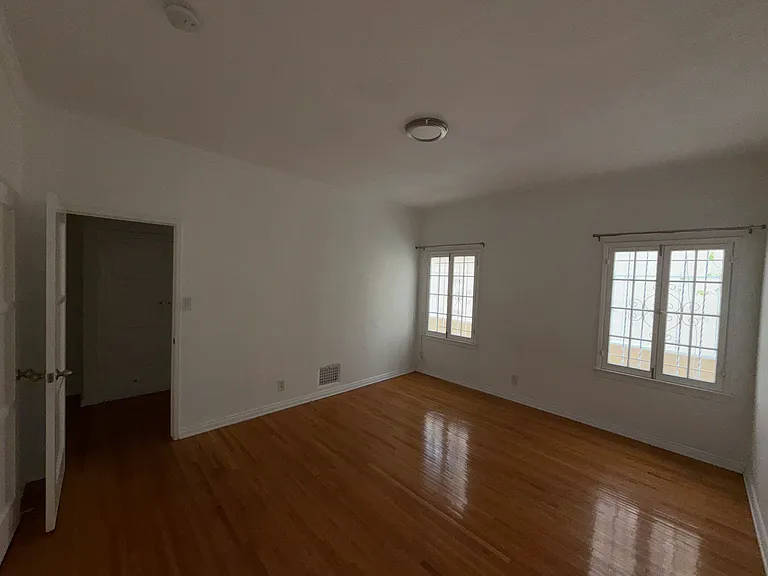 352 S Cloverdale Ave #352 — Photo 22