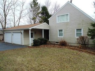 2057 Hidden Valley Dr, Crown Point, IN 46307