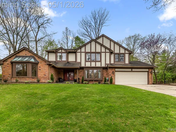 38605 Deerwood Ct, Northville, MI 48167
