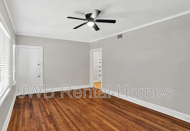 1508 McDuff Ave S #7 — Photo 4
