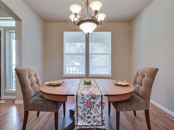4th image of 18509 111th Avenue E