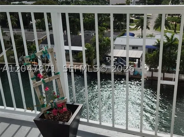 2000 NE 135th Ct N, Miami, FL