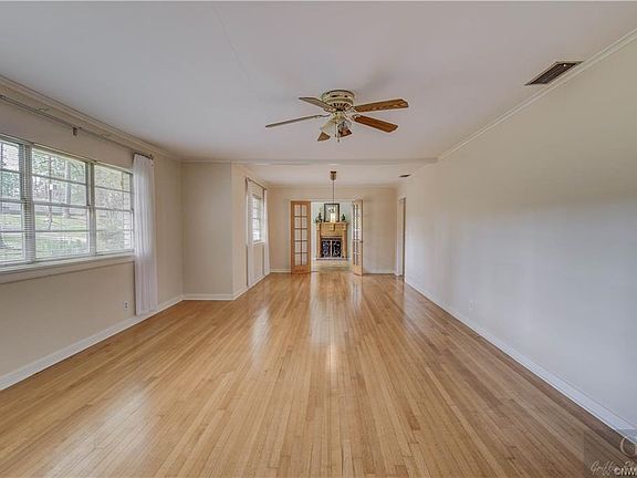 3rd image of 5931 Dillingham Ave