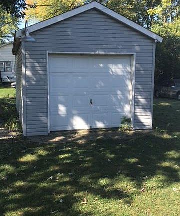 3rd image of 2216 N Dequincy St