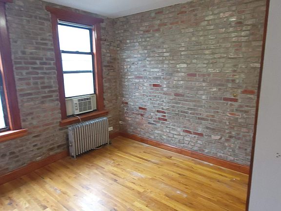 2nd image of 424 E 13th St #32