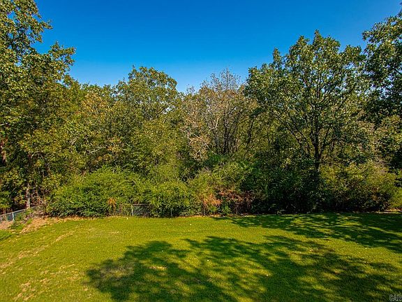 2nd image of 180 Sunset Dr