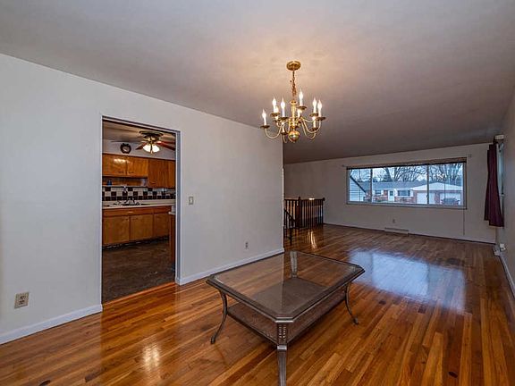 5th image of 119 Etta Ave