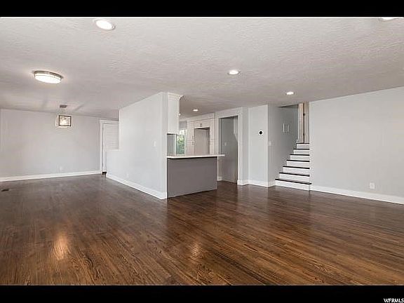 4th image of 1440 E Dawn Dr