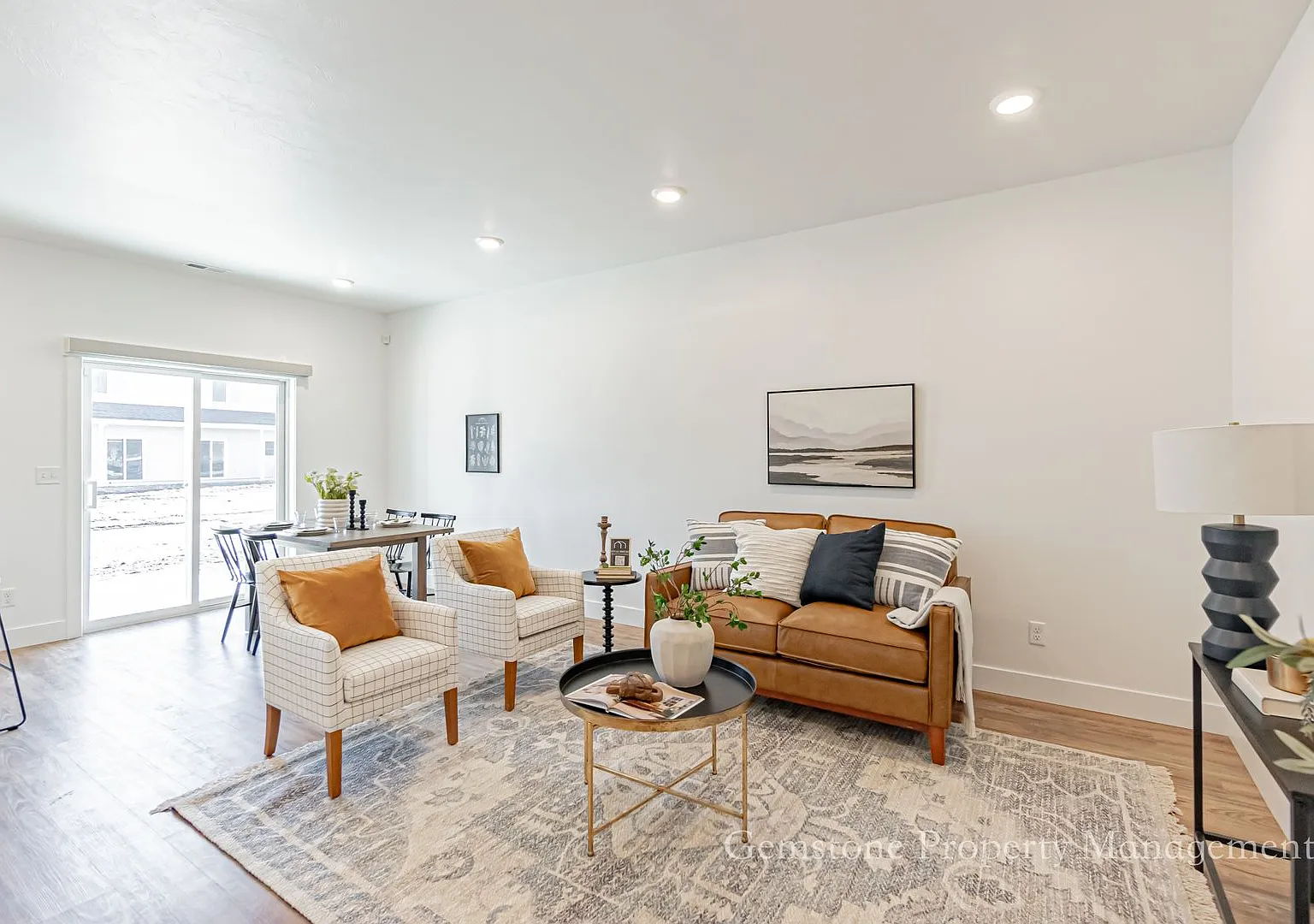 Beautiful 3 Bed 2.5 Bath Townhome Located In Sugar City! — Photo 4