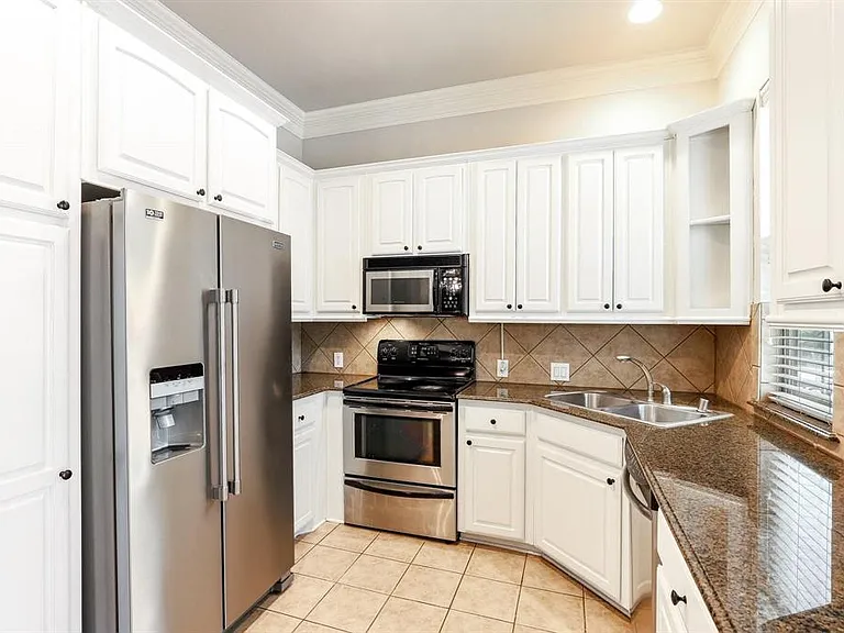5836 La Vista Dr — Photo 6