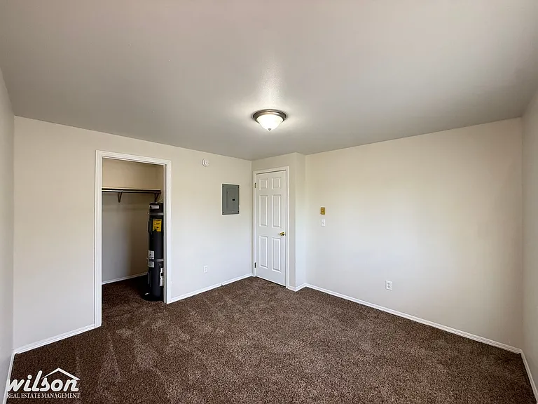1303 Garfield Ave — Photo 10
