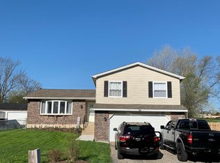66 Laurel Dr, Lindenhurst, IL