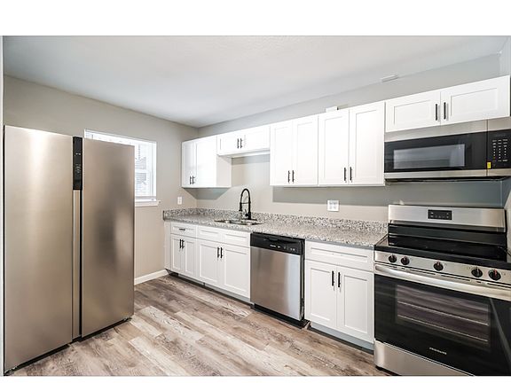 2nd image of 523 E Main St #5
