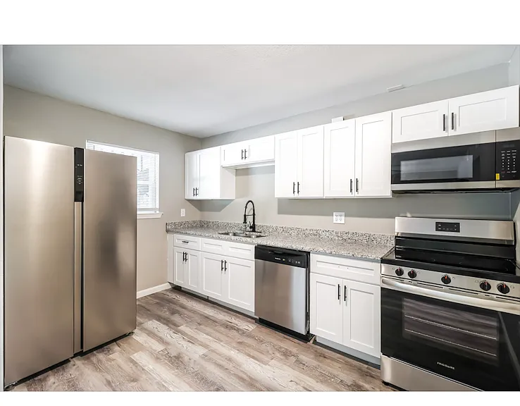 523 E Main St #5 — Photo 2
