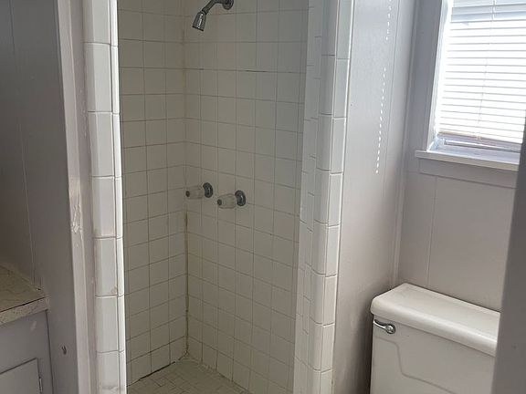 5th image of 634 S San Jose Dr