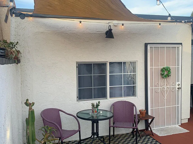 4094 Myrtle Ave — Photo 3