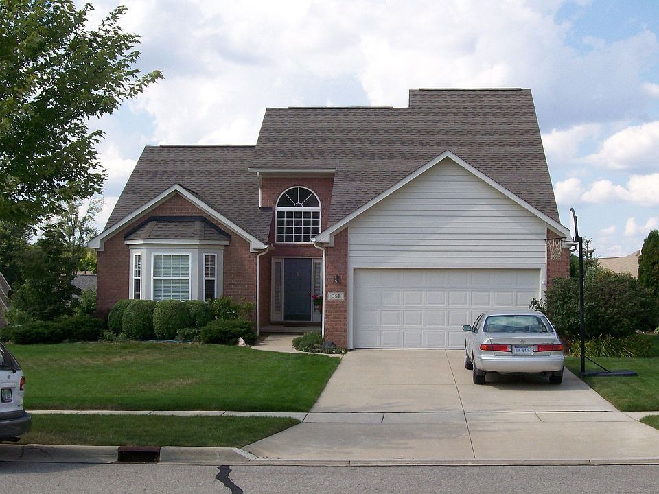 351 E. Castlebury