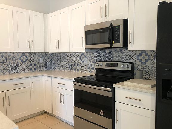 4th image of 1211 Summit Place Cir APT C
