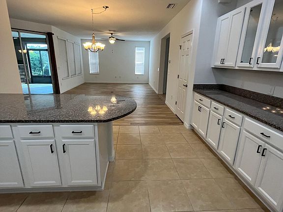 Kitchen/ family