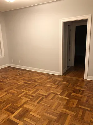 Rented by Realty 2000 Associates Ltd | media 21