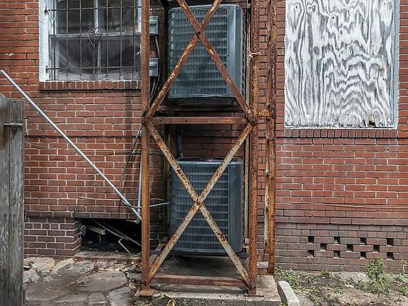 5th image of 2806 SILVER Street