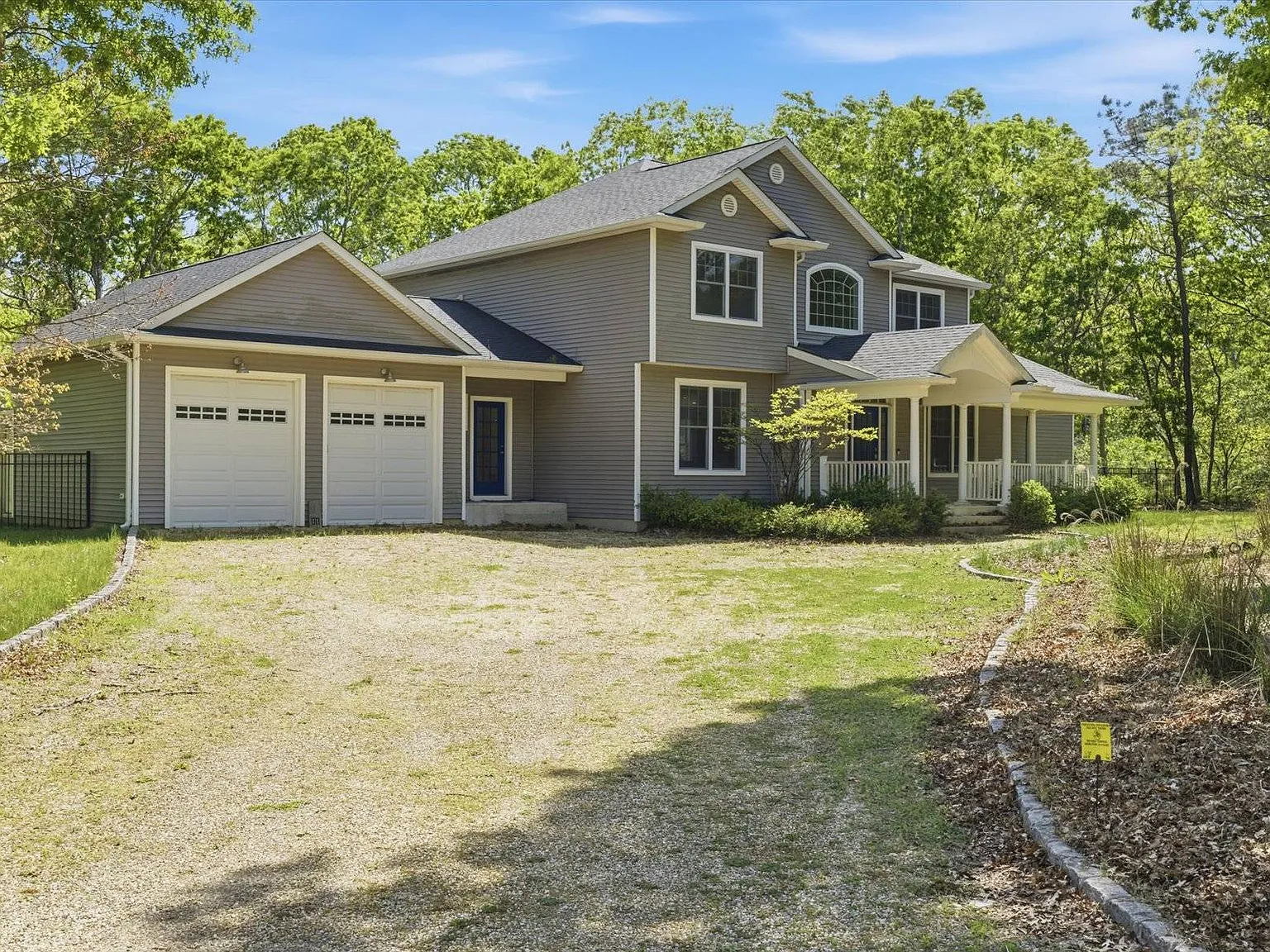 Modern Transitional Retreat — Photo 3