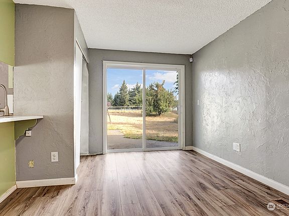 4th image of 11416 Prairie Court SE